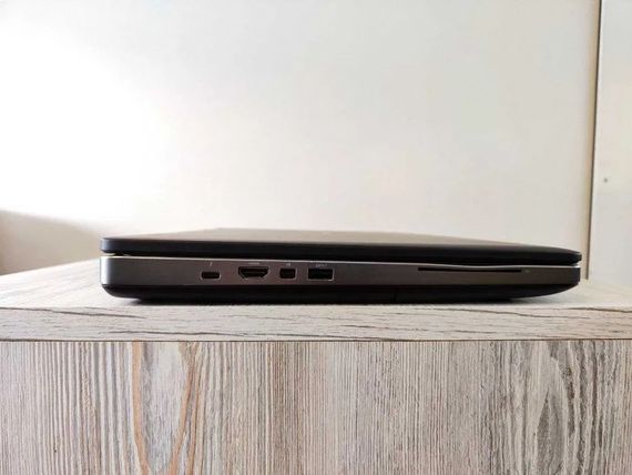 Ноутбук Dell Precision 7520 | 15.6"FHD/i7-6920HQ/32GB/QuadroM1200 4GB/256 SSD Б/У | Зображення 1
