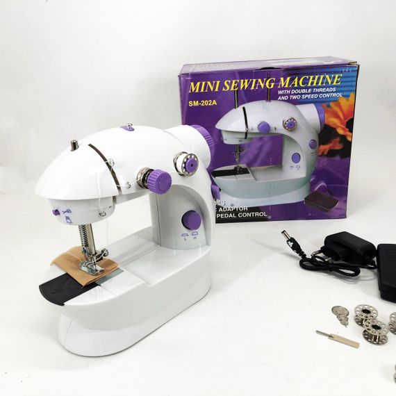 Мини швейная машинка FHSM 202 4 в 1 с педалью и подсветкой + адаптер 220V, Швейная машина для детей | Зображення 3