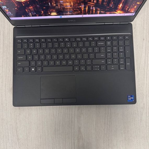 Мобильная рабочая станция Dell Precision 7560 / 15.6" (1920x1080) IPS / Intel Core i9-11950H (8 (16) ядер по 2.6 - 5.0 GHz) / 16 GB DDR4 / 512 GB SSD / nVidia RTX A4000, 8 GB GDDR6, 256-bit / WebCam б/у | Зображення 3