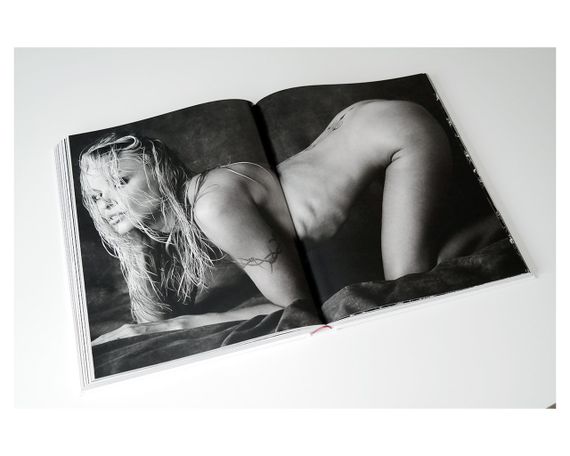 Книга о фотографии и моде фотоальбом с работами Альберта Уотсона Albert Watson " UFO " книги о фэшн-фотографии | Зображення 5