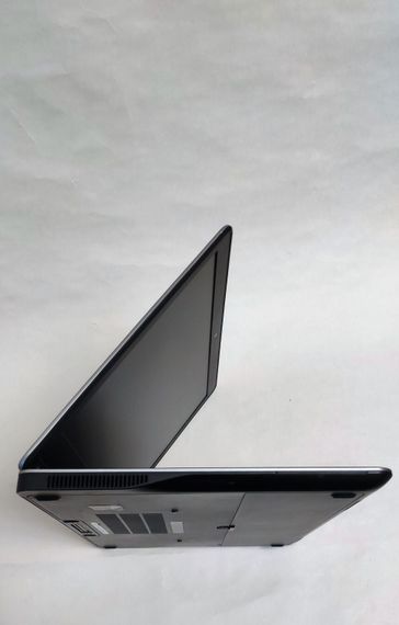 Ноутбук Dell Latitude E7440 / 14" (1366x768) TN / Intel Core i5-4310U (2 (4) ядра по 2.0 - 3.0 GHz) / 8 GB DDR3 / 256 GB SSD / Intel HD Graphics 4400 / WebCam / DVD-ROM б/в | Зображення 4