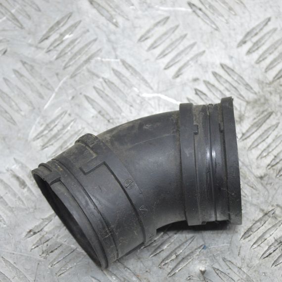 Патрубок повітряного фільтра 1.0 12V Opel Corsa B 1993-2000 Патрубок шланг повітряний Опель Корса Б 90531357