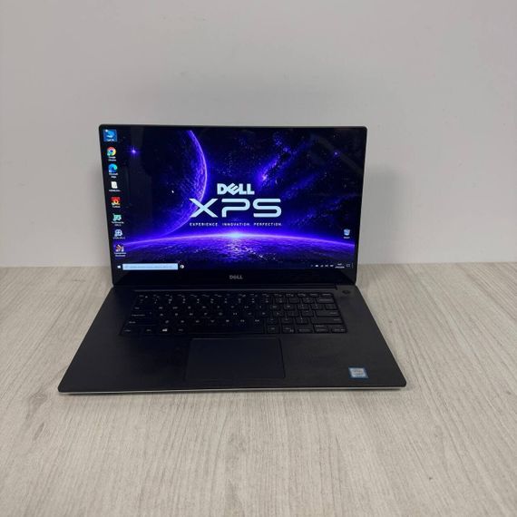 Ігровий ноутбук Б-клас Dell XPS 15 9560 / 15.6" (3840x2160) IPS Touch / Intel Core i7-7700HQ (4 (8) ядра по 2.8 - 3.8 GHz) / 8 GB DDR4 / 256 GB SSD / nVidia GeForce GTX 1050, 4 GB GDDR5, 128-bit / WebCam б/в | Зображення 1