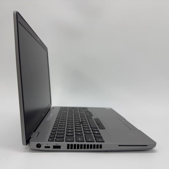 Мобільна робоча станція Dell Precision 3551 / 15.6" (1366x768) TN / Intel Core i7-10850H (6 (12) ядер по 2.7 - 5.1 GHz) / 16 GB DDR4 / 256 GB SSD / nVidia Quadro P620, 4 GB GDDR5, 128-bit / WebCam б/в | Зображення 6
