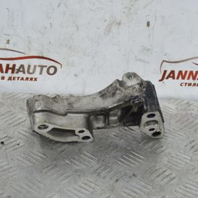 Кронштейн двигуна 1.4 HDI Peugeot 206 207 307 Кріплення опора лапа мотору Пежо 9643574880