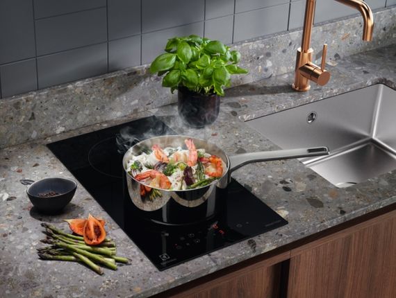 Варильна поверхня Electrolux індукційна LIT30230C | Зображення 6