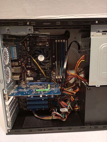 ПК Б-клас Amadey SFF / AMD Athlon II X2 250 (2 ядра по 3.0 GHz) / 8 GB DDR3 / 128 GB SSD / AMD Radeon HD 3650, 512 MB DDR2, 128-bit / 400W / Win 10 б/в | Зображення 4