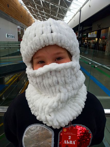 Шапка-балаклава біла