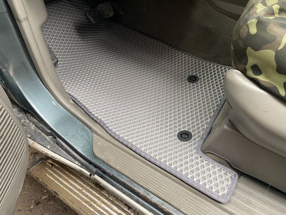 Килимки EVA (сірі) Довгий, 4 штуки (передні та задні) для Nissan Patrol Y61 1997-2011 рр | Зображення 5