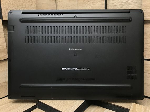 Ноутбук Б-клас Dell Latitude 7490 / 14" (1920x1080) IPS / Intel Core i5-8350U (4 (8) ядра по 1.7 - 3.6 GHz) / 8 GB DDR4 / 256 GB SSD M.2 / Intel UHD Graphics 620 / WebCam / USB 3.1 / HDMI б/в | Зображення 8