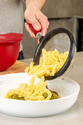 Сито KitchenAid Coreline KAG161OHERE 18 см червоне | Зображення 6