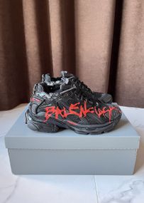 Кросівки Ba1lenc1iagaRunner Graffiti Black Red 12003