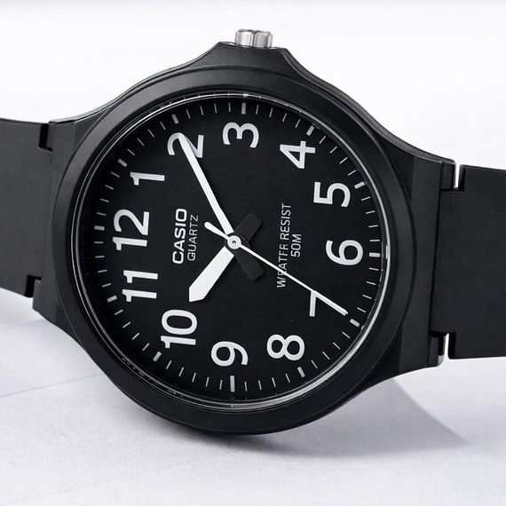 Чоловічий годинник Casio MW-240-1B | Зображення 4