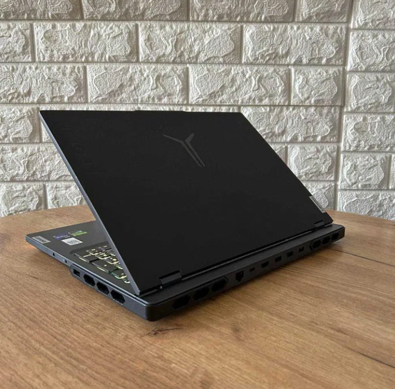 Ноутбук Lenovo Legion Pro 16IRX8H 2K 240Hz i9 13900HX 16Gb SSD 1Tb RTX 4090 Б/В | Зображення 5