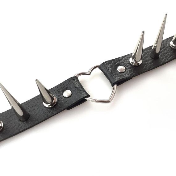 Чокер серце з великими шипами, із натуральної шкіри Art of Sex - Crystal, колір Червоний, Чорний | Зображення 3