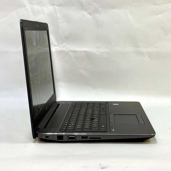 Мобильная рабочая станция Б-класс HP ZBook 15 G3 / 15.6" (1920x1080) IPS / Intel Core i7-6820HQ (4 (8) ядра по 2.7 - 3.6 GHz) / 16 GB DDR4 / 256 GB SSD / nVidia Quadro M1000M, 2 GB GDDR5, 128-bit / WebCam / Windows 10 Pro б/у | Зображення 5