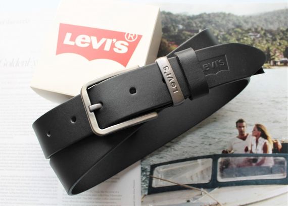 Мужской кожаный классический ремень Levis black