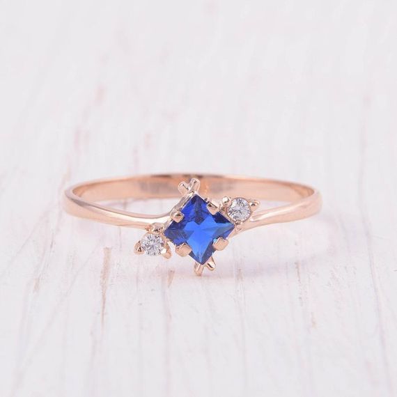 Кольцо из красного золота с синим камнем 16 | Зображення 4