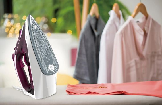 Праска Tefal Express Steam, 2400Вт, 270мл, паровий удар -160гр, постійна пара - 30гр, керам. підошва, бордовий (FV2835E0) | Зображення 5