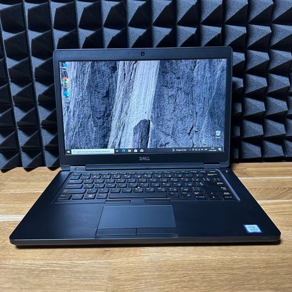 Ноутбук Dell Latitude 5490 / 14" (1920x1080) IPS / Intel Core i5-8250U (4 (8) ядра по 1.6 - 3.4 GHz) / 8 GB DDR4 / 256 GB SSD / Intel UHD Graphics 620 / WebCam б/в | Зображення 1