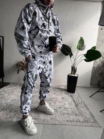 Костюм