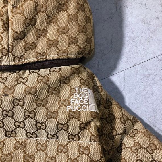 Брендовая зимняя куртка для собак GUCCI с капюшоном на змейке, с шелковой подкладкой, бежевая | Зображення 4