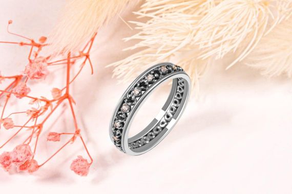 Кольцо из белого золота с черными и белыми фианитами 21 | Зображення 5