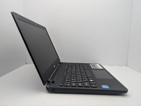 Ноутбук Acer Aspire ES1-132 / 13.3" (1366x768) TN / Intel Pentium N4200 (4 ядра по 1.1 - 2.5 GHz) / 8 GB DDR3 / 120 GB SSD / Intel HD Graphics 505 / WebCam б/у | Зображення 3