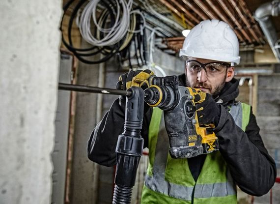 Перфоратор акумуляторний безщітковий DeWALT SDS-Plus з АКБ та ЗП DCH274P2T | Зображення 2