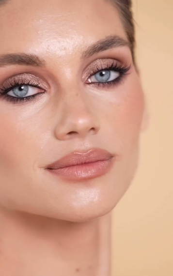Палетка теней Farmasi Velvet Dusk Oasis Collection 8,1 г | Зображення 3