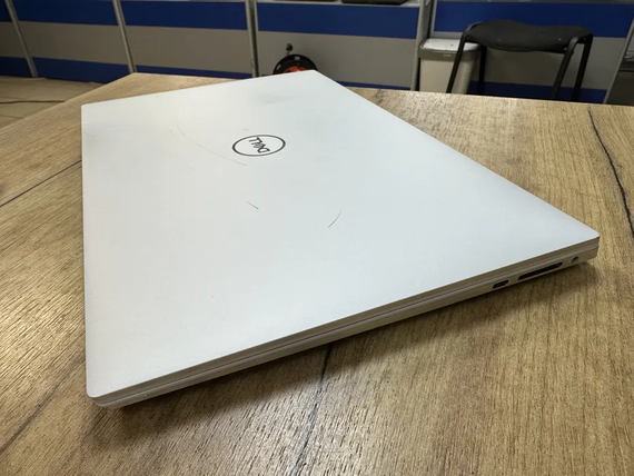 Ноутбук Dell XPS 9520 15.6" OLED 4K i7 12700H/16Gb DDR5/1Tb SSD/RTX 3050Ti | Зображення 6