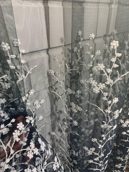 Готовий короткий сірий тюль (фіранка) фатін сітка з вишивкою сірого кольору | Зображення 6