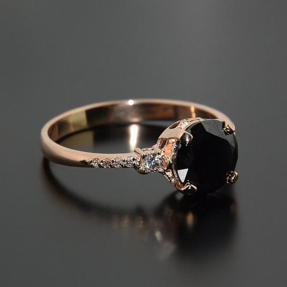 Кольцо из красного золота с черным камнем 15.5 | Зображення 4