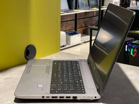 Ноутбук HP Probook 640 G2 / 14" (1366x768) TN / Intel Core i3-6006U (2 (4) ядра по 2.0 GHz) / 16 GB DDR4 / 240 GB SSD / Intel HD Graphics 520 / WebCam / 3G б/у | Зображення 3
