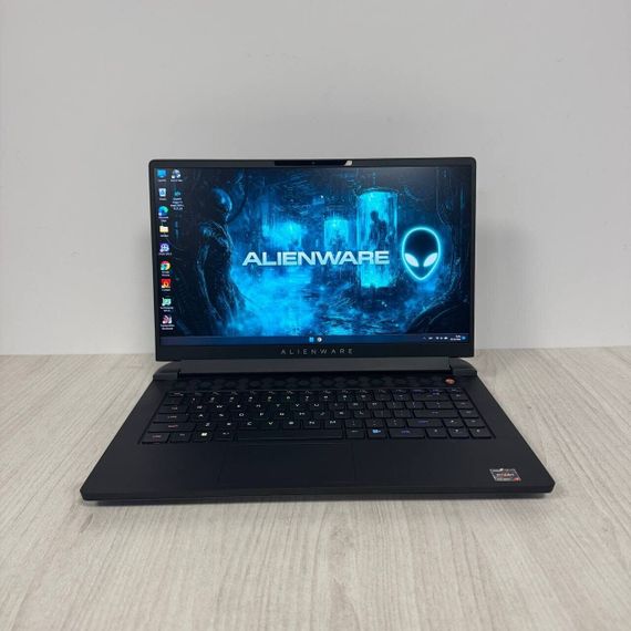 Ігровий ноутбук Б-класу Dell Alienware M15 R7 / 15,6" (2560x1440) IPS / AMD Ryzen 7 6800H (8 (16) ядер по 3,2 - 4,7 ГГц) / 16 ГБ DDR5 / 1000 ГБ SSD / nVidia GeForce RTX 3070 Ti, 8 ГБ GDDR6, 256-біт / WebCam б/в | Зображення 1