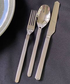 Ніж столовий Olens Дзеркальне срібло 102-1163 24 см сріблястий