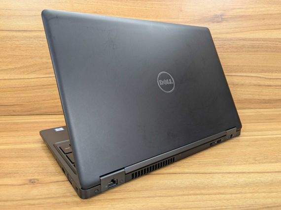 Ноутбук Dell Latitude 5580 / 15.6" (1920x1080) IPS / Intel Core i5-6300U (2 (4) ядра по 2.4 - 3.0 GHz) / 8 GB DDR4 / 256 GB SSD / Intel HD Graphics 520 / WebCam / HDMI / Windows 10 б/в + Подарунок Бездротова миша / USB | Зображення 6