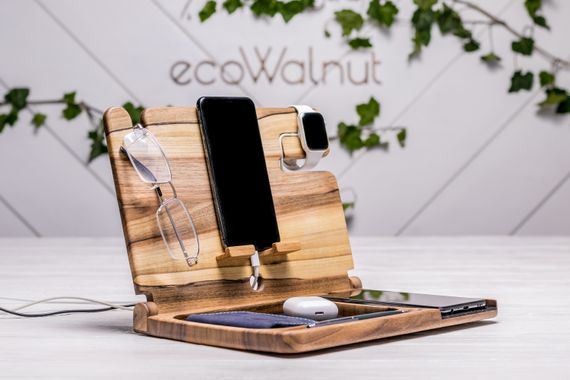 Популярная беспроводная зарядка для iPhone & часов Apple «Dock station iWatch» | Зображення 6
