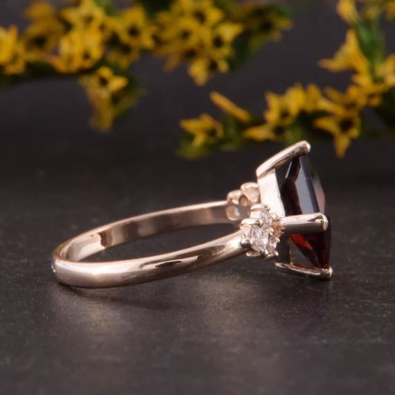 Кольцо из красного золота с гранатом 21 | Зображення 3