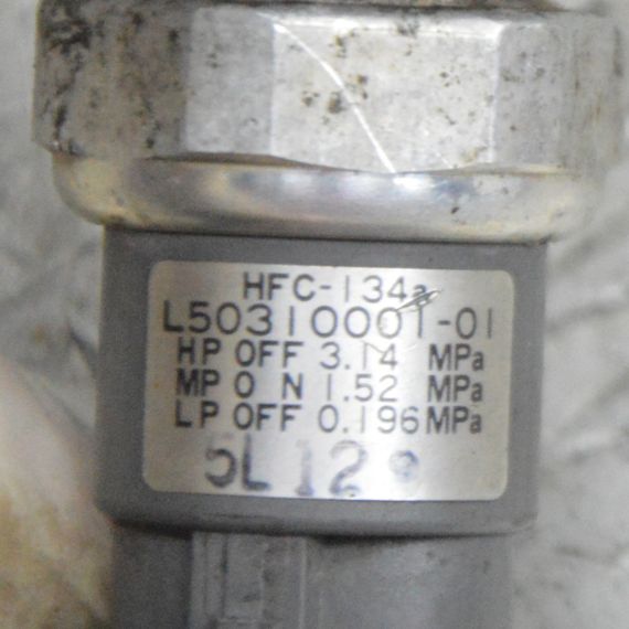 Датчик тиску кондиціонера Mazda 6 CX-7 2007-2012 Датчик тиску кондиціонера Мазда 6 L50310001 | Зображення 2