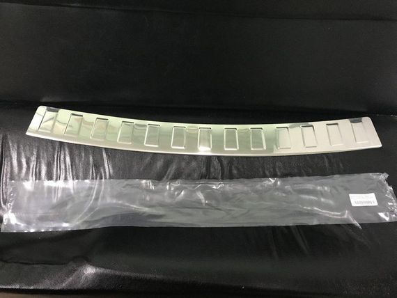 Накладка на задний бампер Carmos без загиба (нерж.) для Dacia Duster 2008-2018 гг.