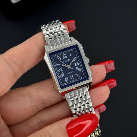 Жіночий годинник Casio LTP-B190L-2B зі шкіряним ремінцем та синім циферблатом | Зображення 3