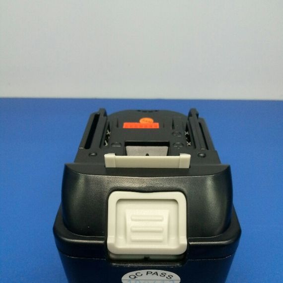 Акумулятор до шурупокрути Makita 18V 4Ah Li-ion ( елементи Samsung ) | Зображення 5