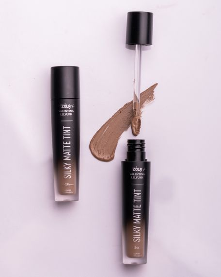 Жидкие тени для век ZOLA x Valentina Lelyukh Silky Matte Tint — 04 Sandstone (3.2 г) | Зображення 2