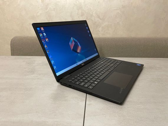 Ноутбук Б-клас Dell Latitude 3520 / 15.6" (1920x1080) IPS / Intel Core i5-1135G7 (4 (8) ядра по 2.4 - 4.2 GHz) / 16 GB DDR4 / 256 GB SSD M.2 / Intel Iris Xe Graphics / WebCam б/в | Зображення 4