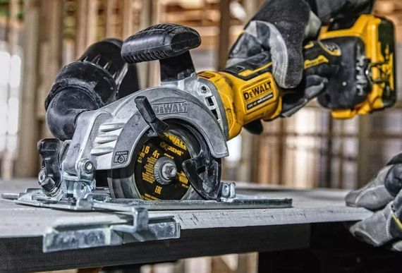 Пила дискова акумуляторна DeWalt без АКБ та ЗП DCS571NT | Зображення 1