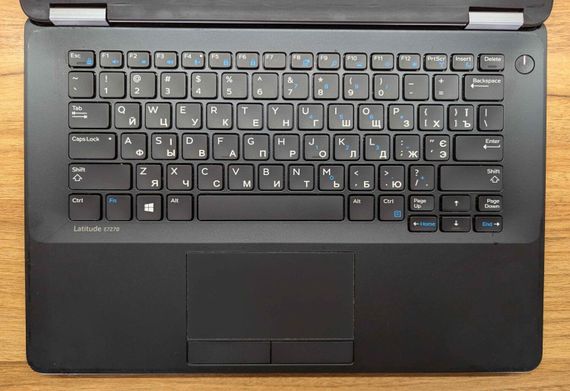 Нетбук Б-клас Dell Latitude E7270 / 12.5" (1366x768) TN / Intel Core i5-6300U (2 (4) ядра по 2.4 - 3.0 GHz) / 8 GB DDR4 / 240 GB SSD / Intel HD Graphics 520 / WebCam / HDMI / Windows 10 б/в | Зображення 3