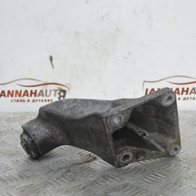 Кронштейн подушки двигуна лівої 2.0 16V BMW 3 E46 1999-2005 Лапа опора двигуна ліва БМВ е46 22116759487