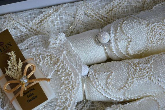 Cкатертина Selin Elfida Set 160×350+12 серветок кремова | Зображення 2