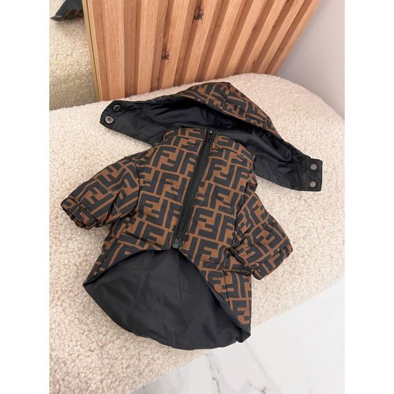 Брендовая зимняя куртка для собак FENDI  на змейке с капюшоном, коричневая | Зображення 1